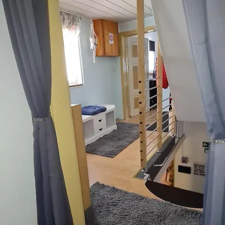 Monteurzimmer Apartament Lollar