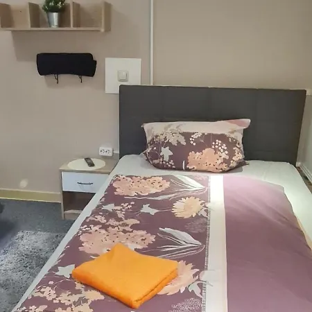 Monteurzimmer * 롤라